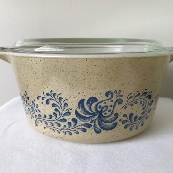 Vintage Pyrex by Corning - Homestead Round Casserole with Clear Lid Cover - Picture 5 of 16